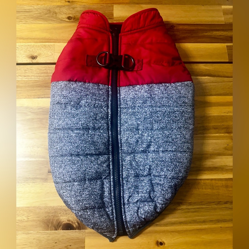 BAILEY AND BELLA Winter Dog Coat w/ Leash Rings (Lg but fits like Sm-Md)